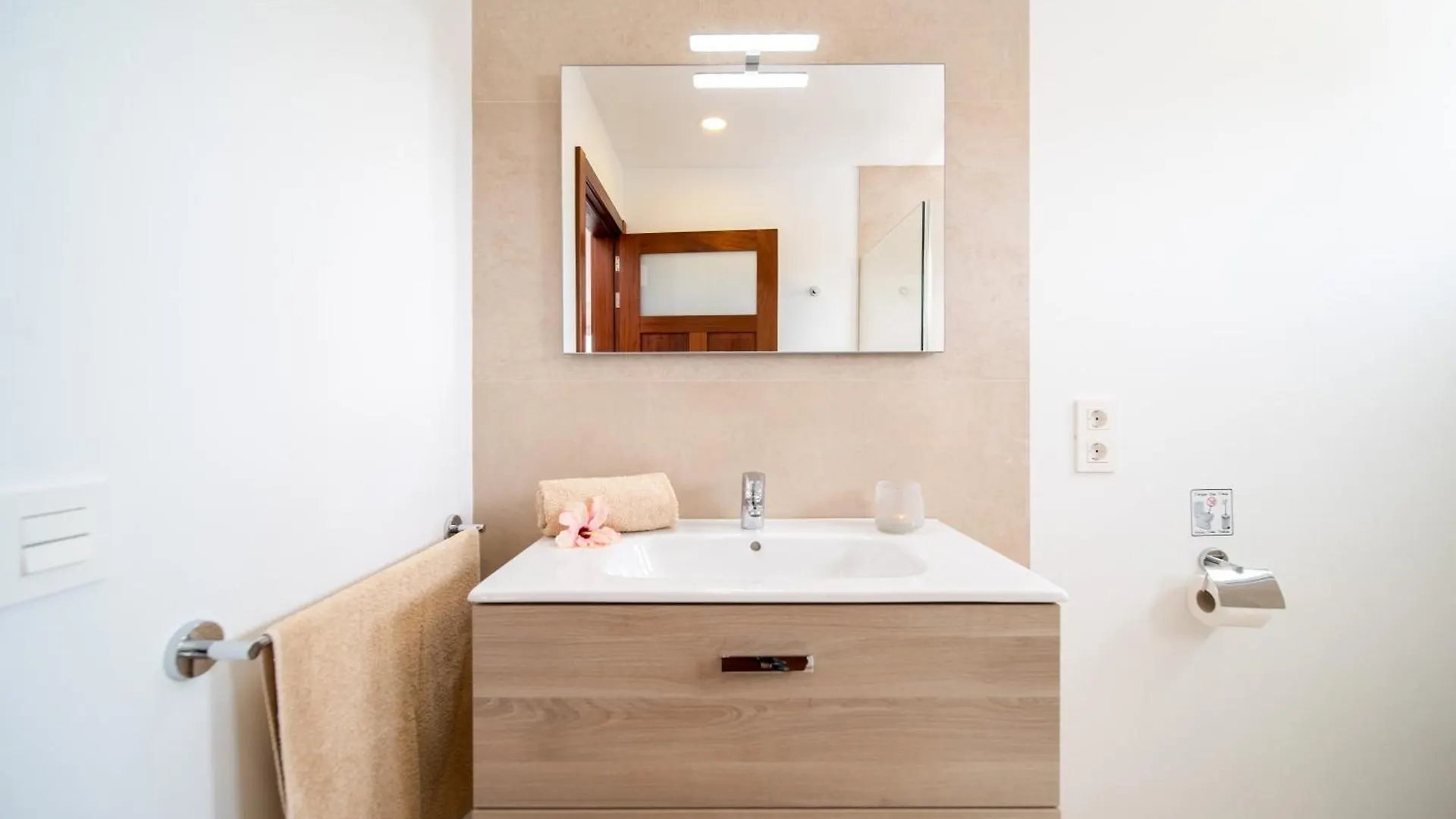 Vaya Querida Apartment Mala 0*,